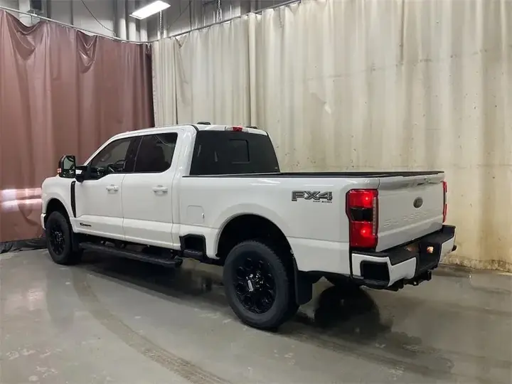 Ford F350 2026 photo 2