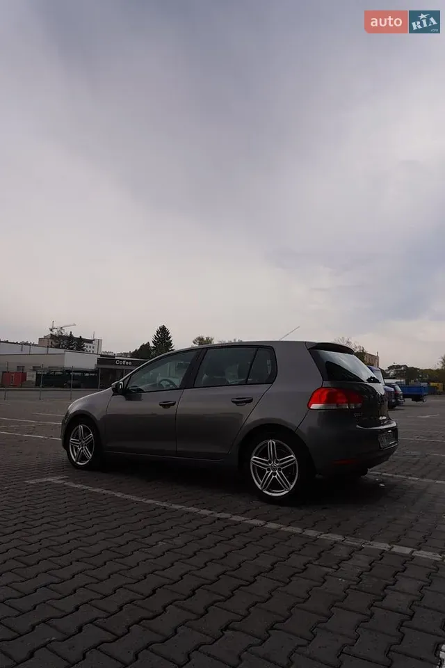 Volkswagen Golf 2011 photo 4