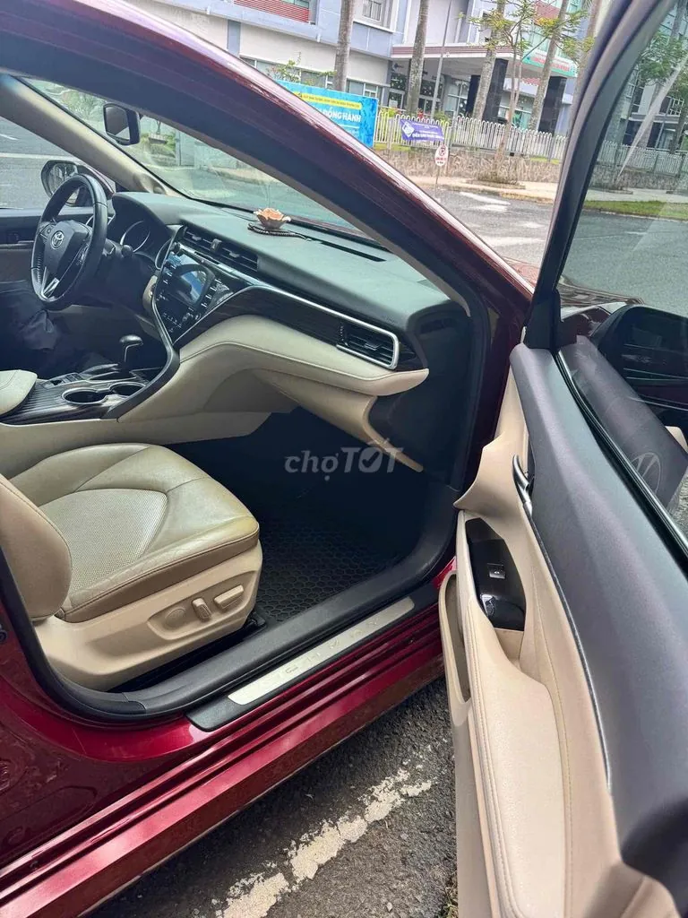 Toyota Camry 2020 photo 3