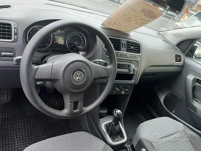 Volkswagen Polo 2012 photo 4