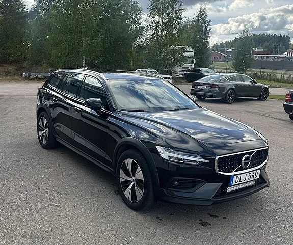 Volvo V60 Cross Country 2021 photo 4