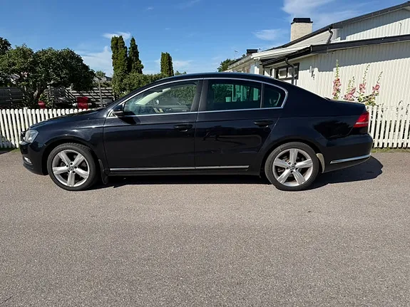 Volkswagen Passat 2012 photo 3