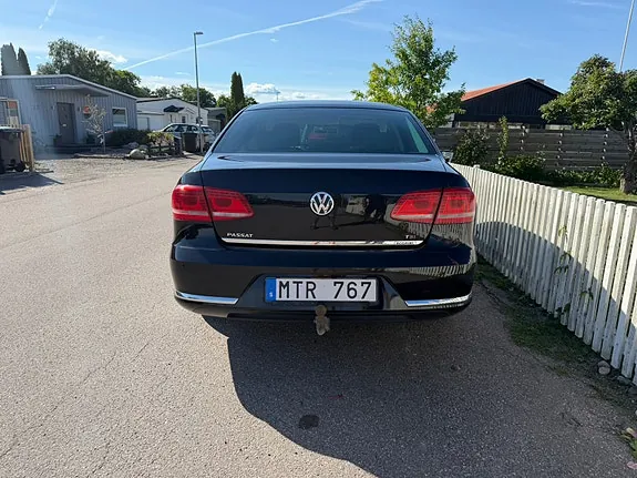 Volkswagen Passat 2012 photo 4