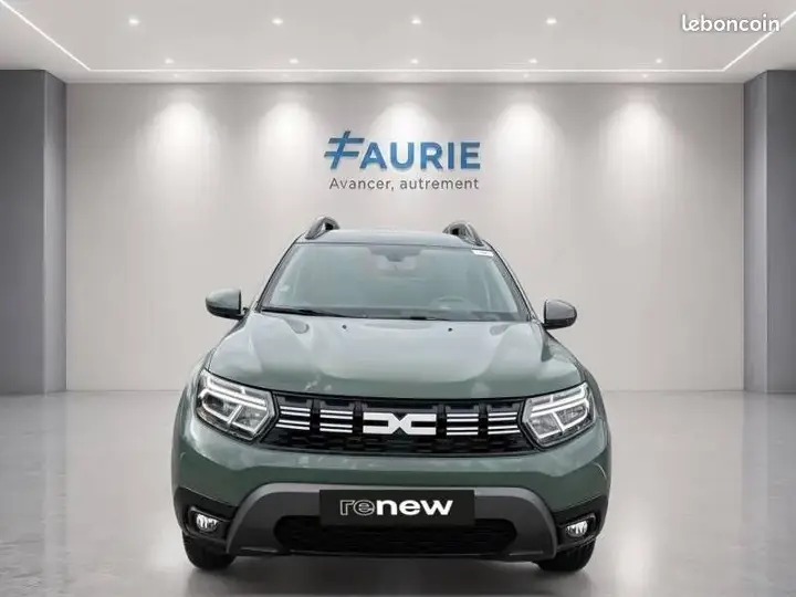 Dacia Duster 2023 photo 2