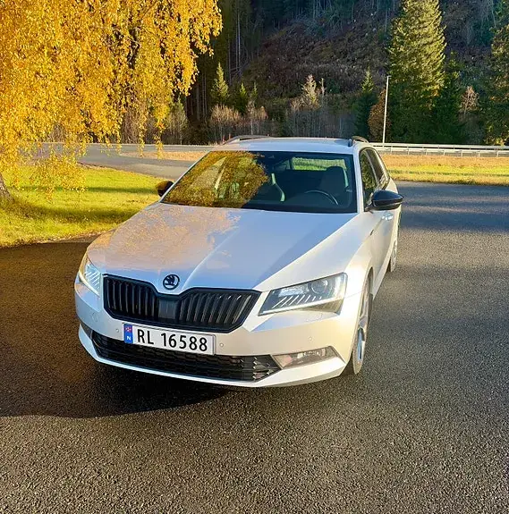 Skoda Superb 2017 photo 2