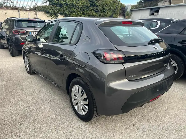 Peugeot 208 2022 photo 3