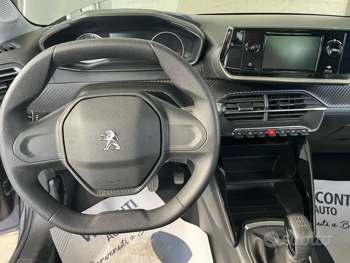 Peugeot 208 2022 photo 4