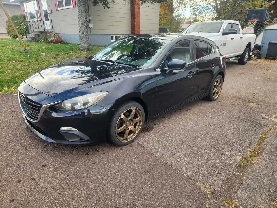Mazda 3 2014 photo 2