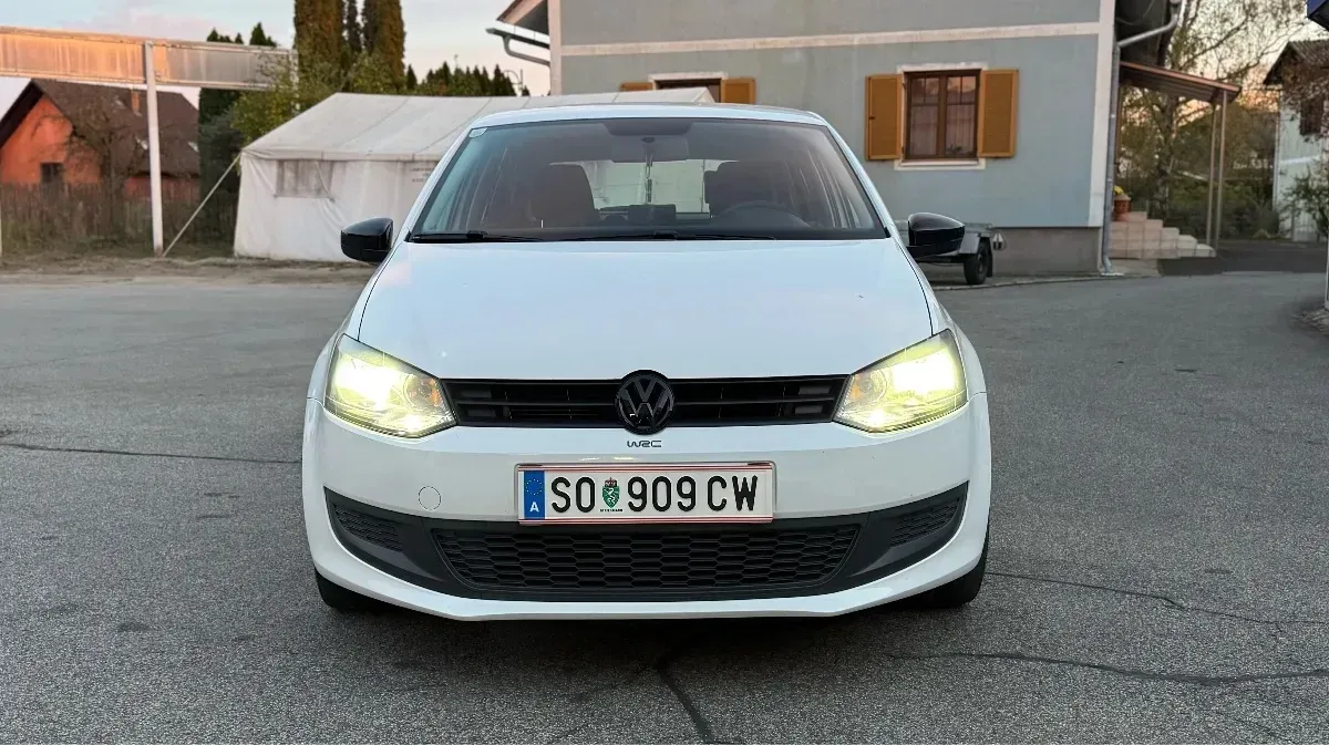 Volkswagen Polo 2013 photo 2