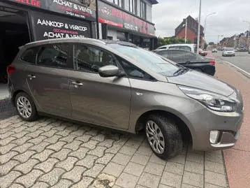 Kia Carens 2015 photo 2