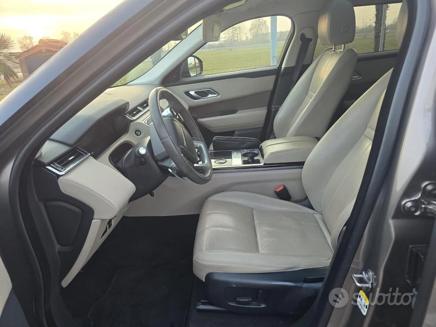 Land Rover Range Rover Velar 2017 photo 4