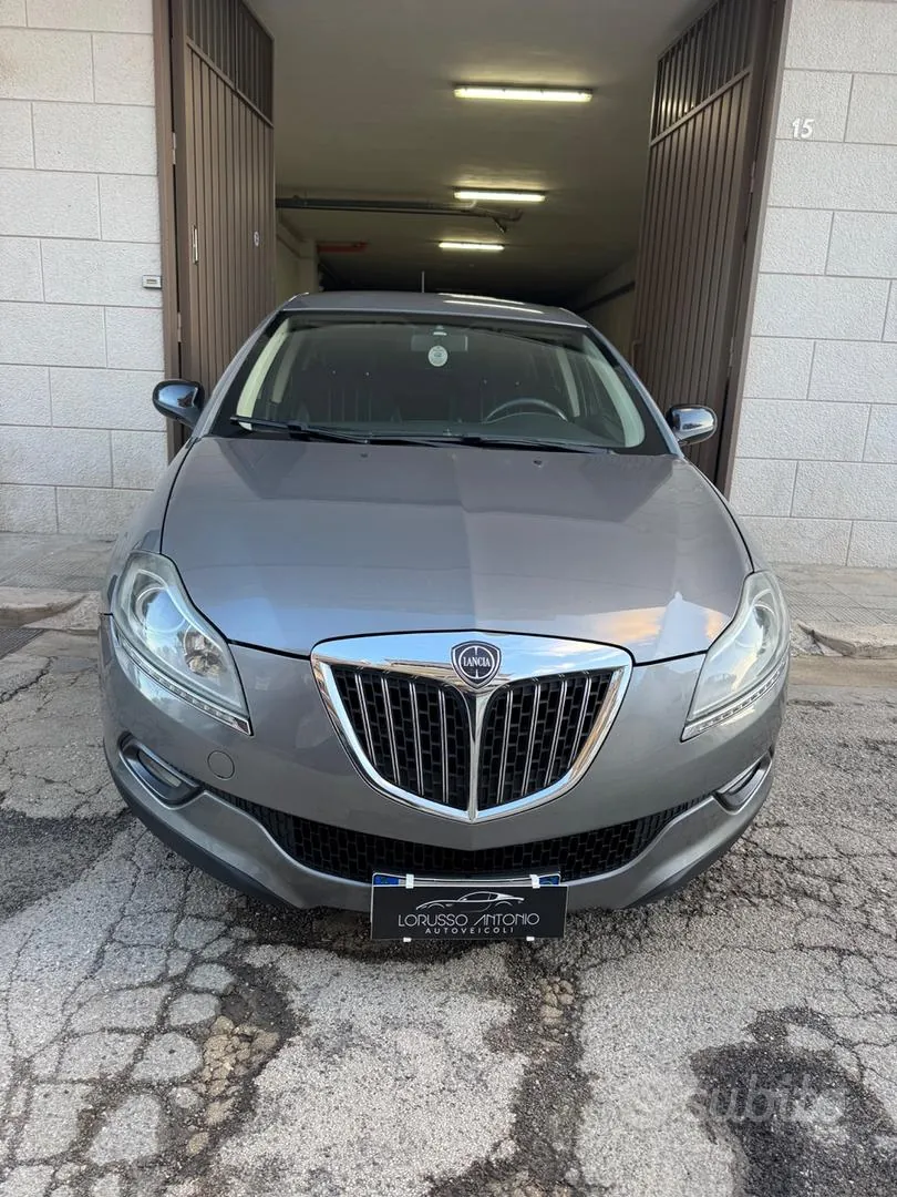 Lancia Delta 2011 photo 2