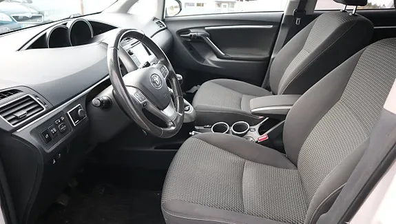 Toyota Verso 2015 photo 4