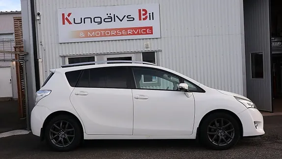 Toyota Verso 2015 photo 2