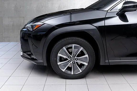 Lexus Ux300E 2023 photo 2