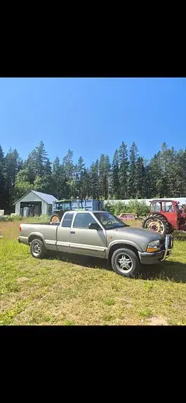 Chevrolet S10 2000 photo 2