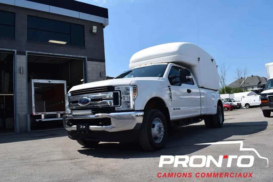 Ford F350 2018 photo 2