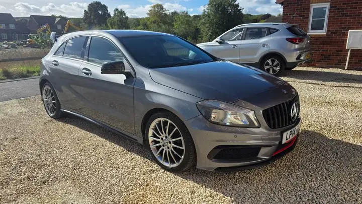 Mercedes-Benz A-Class 2014 photo 2