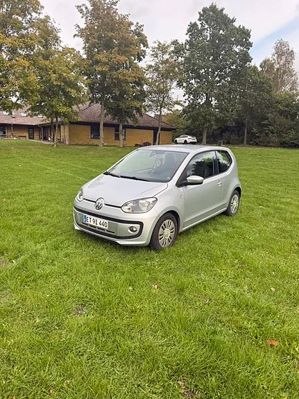 Volkswagen Up 2012 photo 2