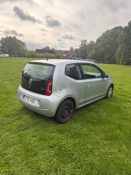 Volkswagen Up 2012 photo 4