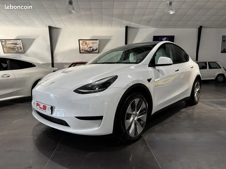 Tesla Model Y 2022 photo 2