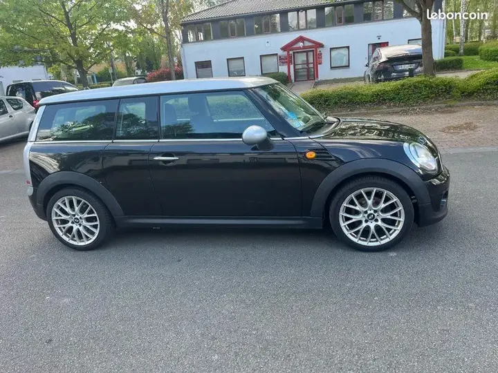 Mini Clubman 2011 photo 2