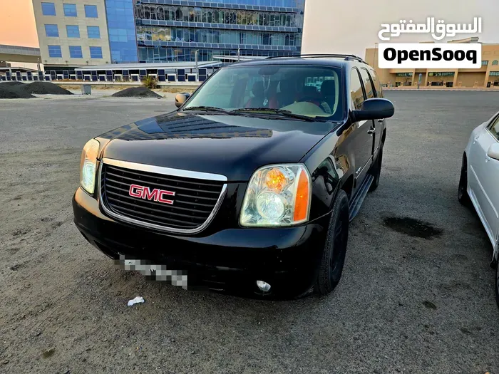 GMC Yukon 2012 photo 2