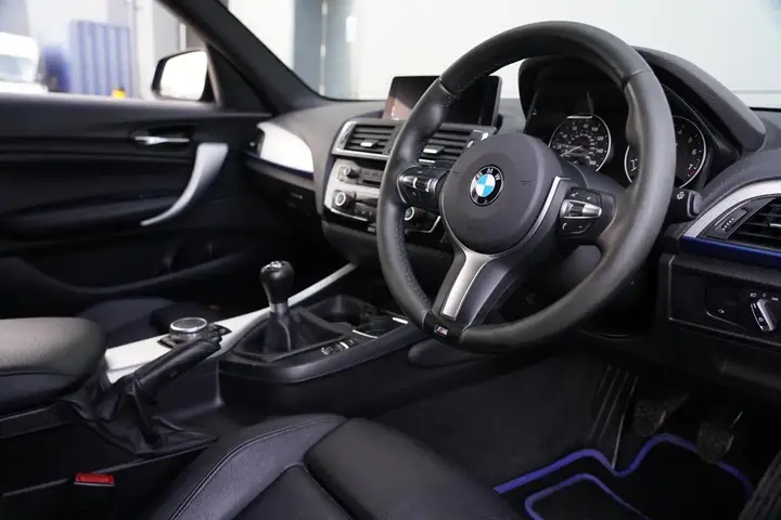 BMW 1 Series 2015 photo 2