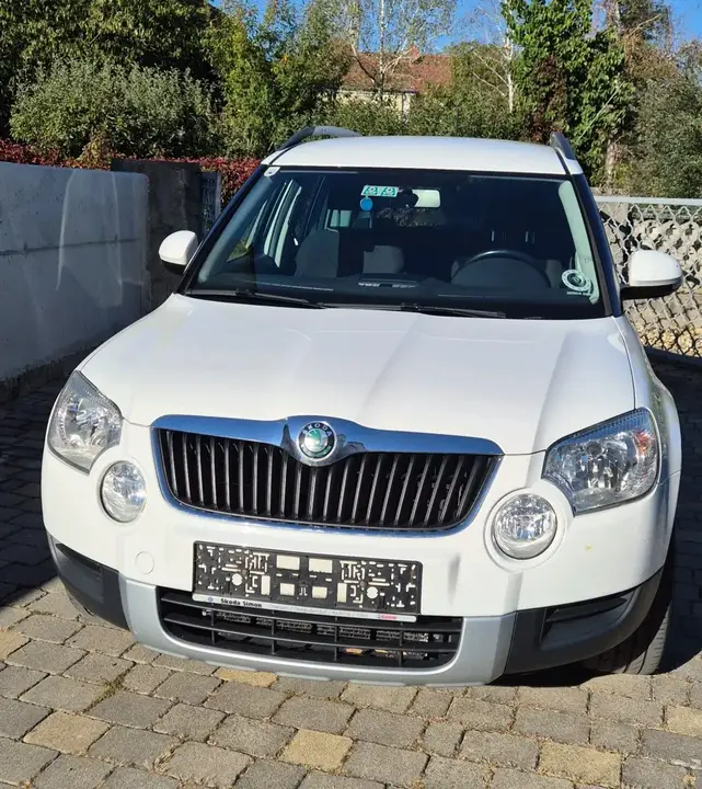 Skoda Yeti 2012 photo 3