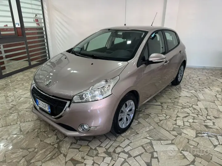 Peugeot 208 2015 photo 2