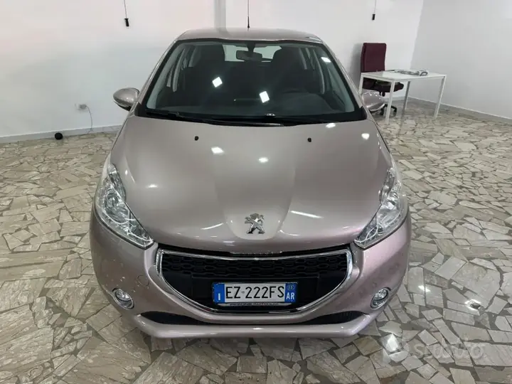Peugeot 208 2015 photo 3