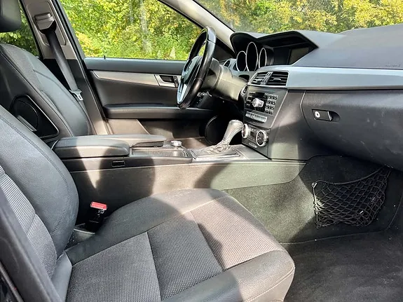 Mercedes-Benz C250 2011 photo 4