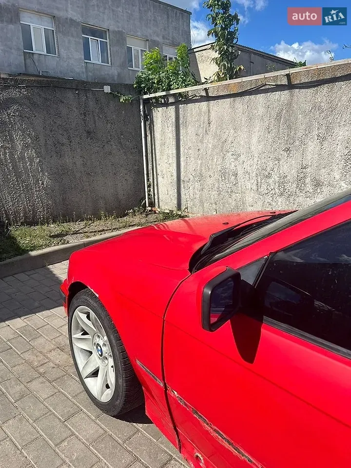 BMW 3 Series 1992 photo 3