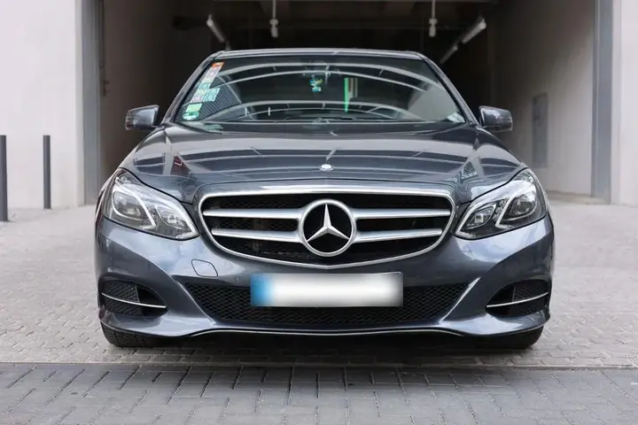 Mercedes-Benz E 220