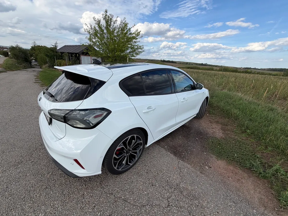 Ford Focus 2022 photo 3