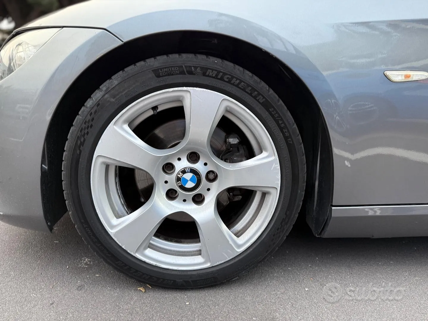 BMW 3 Series 2011 photo 4