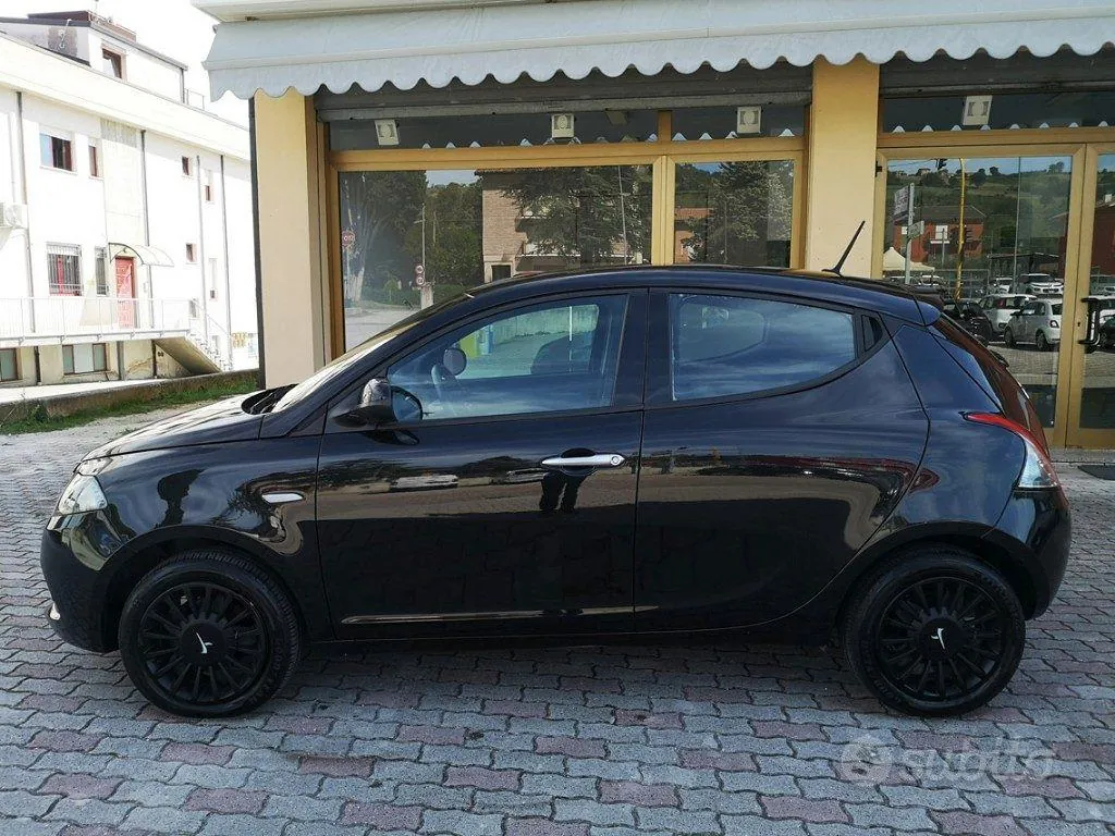 Lancia Ypsilon 2023 photo 3