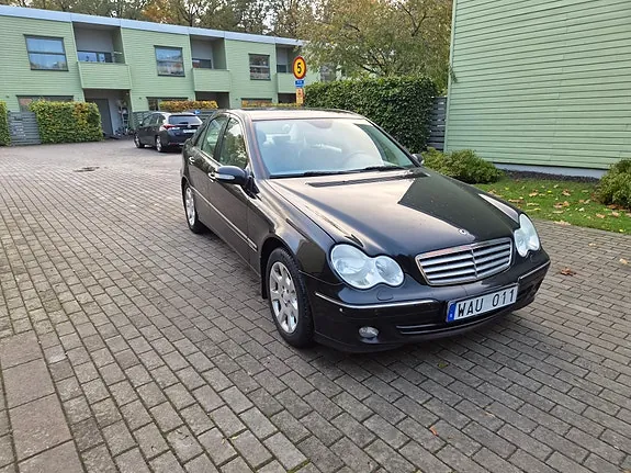 Mercedes-Benz C180 2005 photo 2