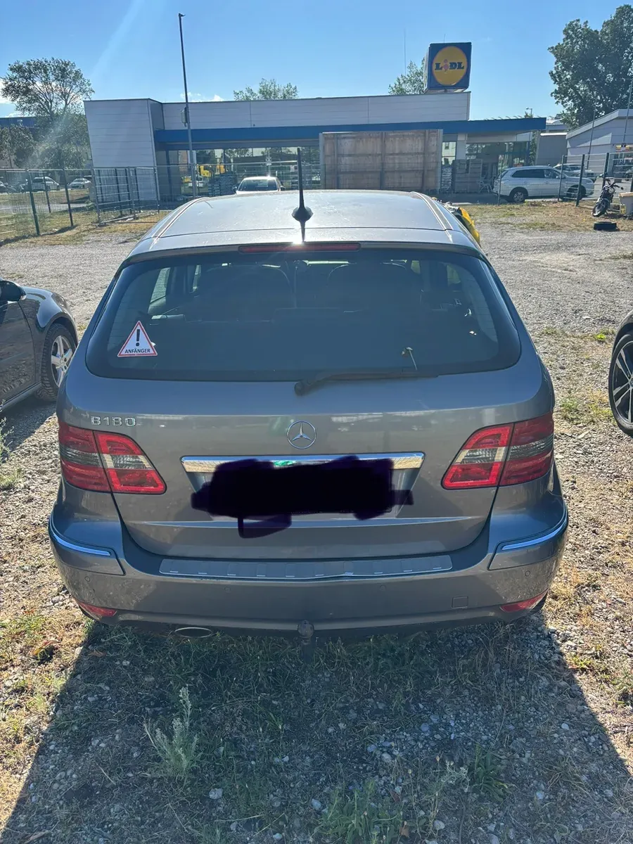 Mercedes-Benz B-Class 2010 photo 2