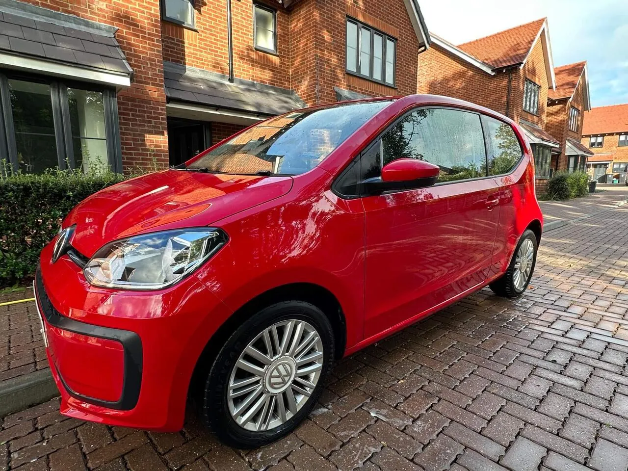 Volkswagen Up 2018 photo 2