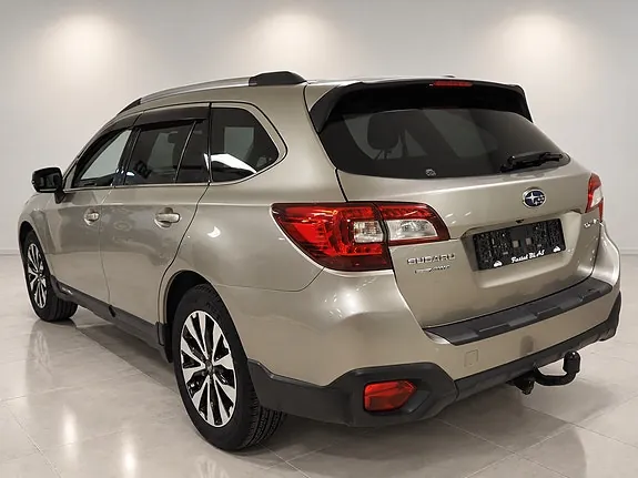 Subaru Outback 2016 photo 2