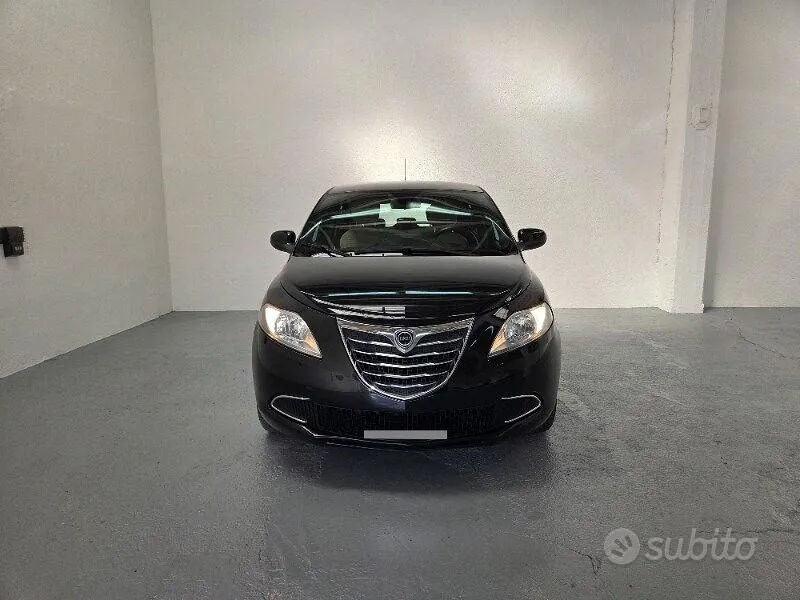 Lancia Ypsilon 2015 photo 2