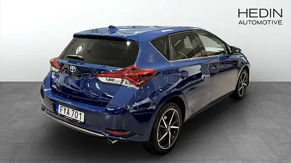 Toyota Auris 2018 photo 2