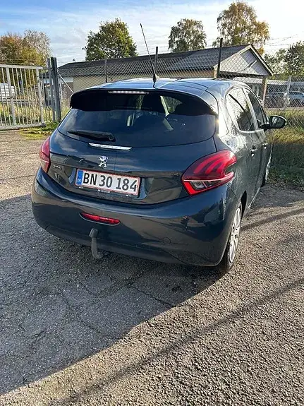 Peugeot 208 2017 photo 4