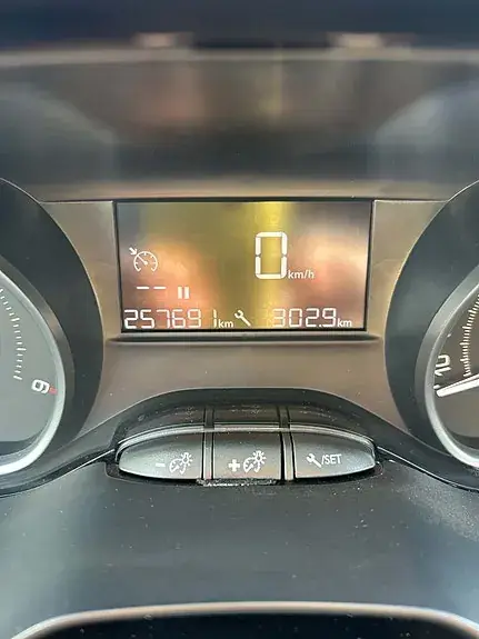 Peugeot 208 2017 photo 5