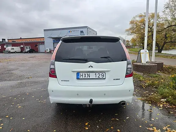 Mitsubishi Grandis 2008 photo 4