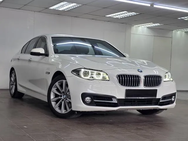 BMW 520I