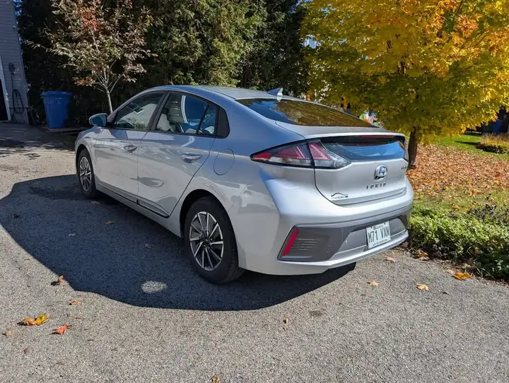 Hyundai Ioniq 2020 photo 2