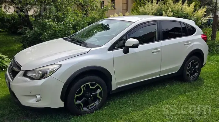 Subaru Xv 2014 photo 2