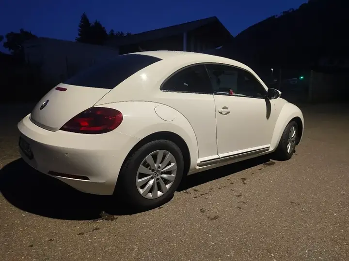 Volkswagen Beetle 2012 photo 2